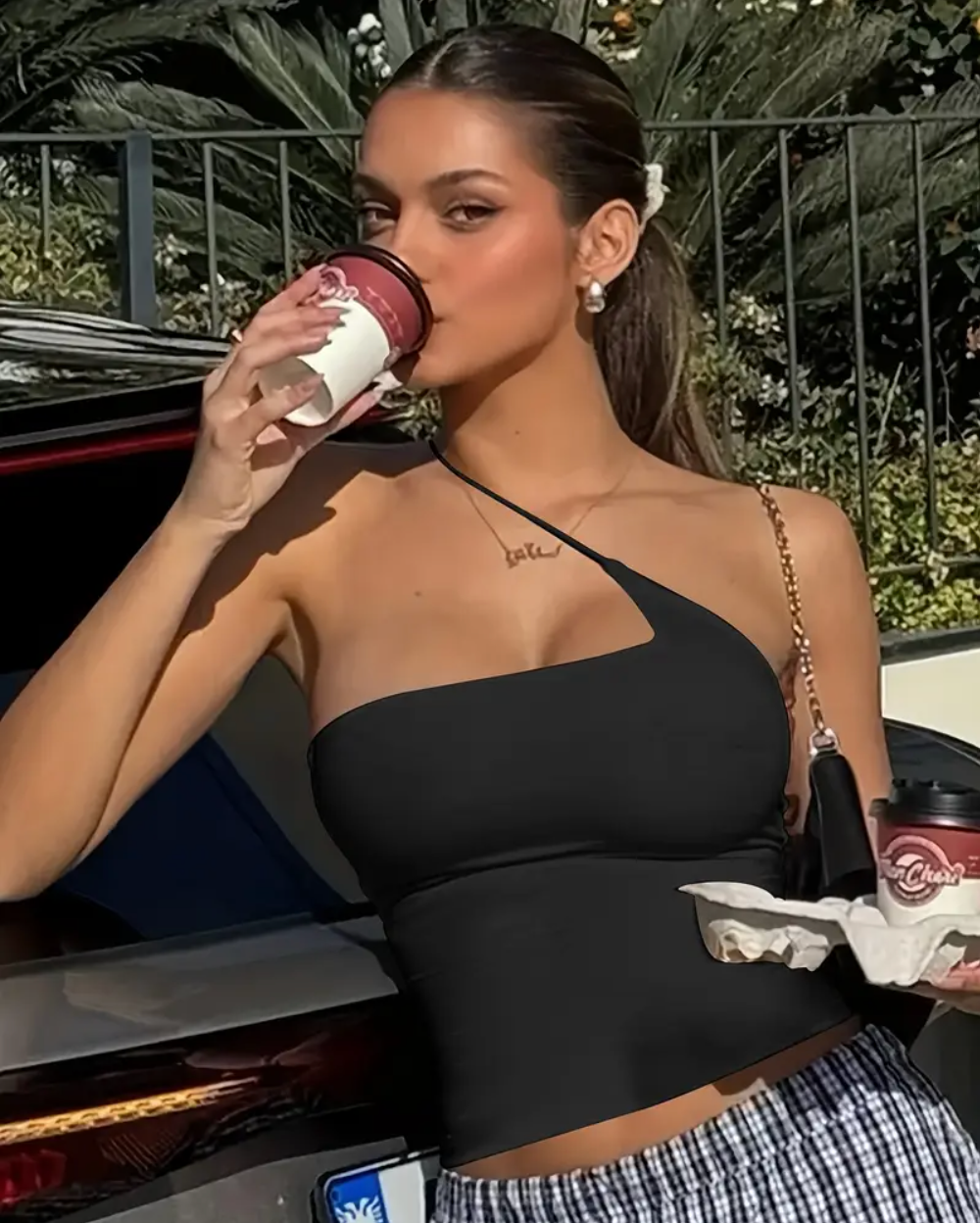 Amelisse | Crop