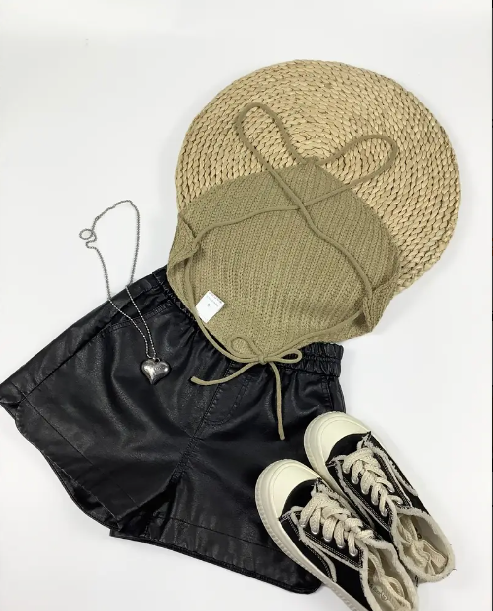 Nyla | Crop